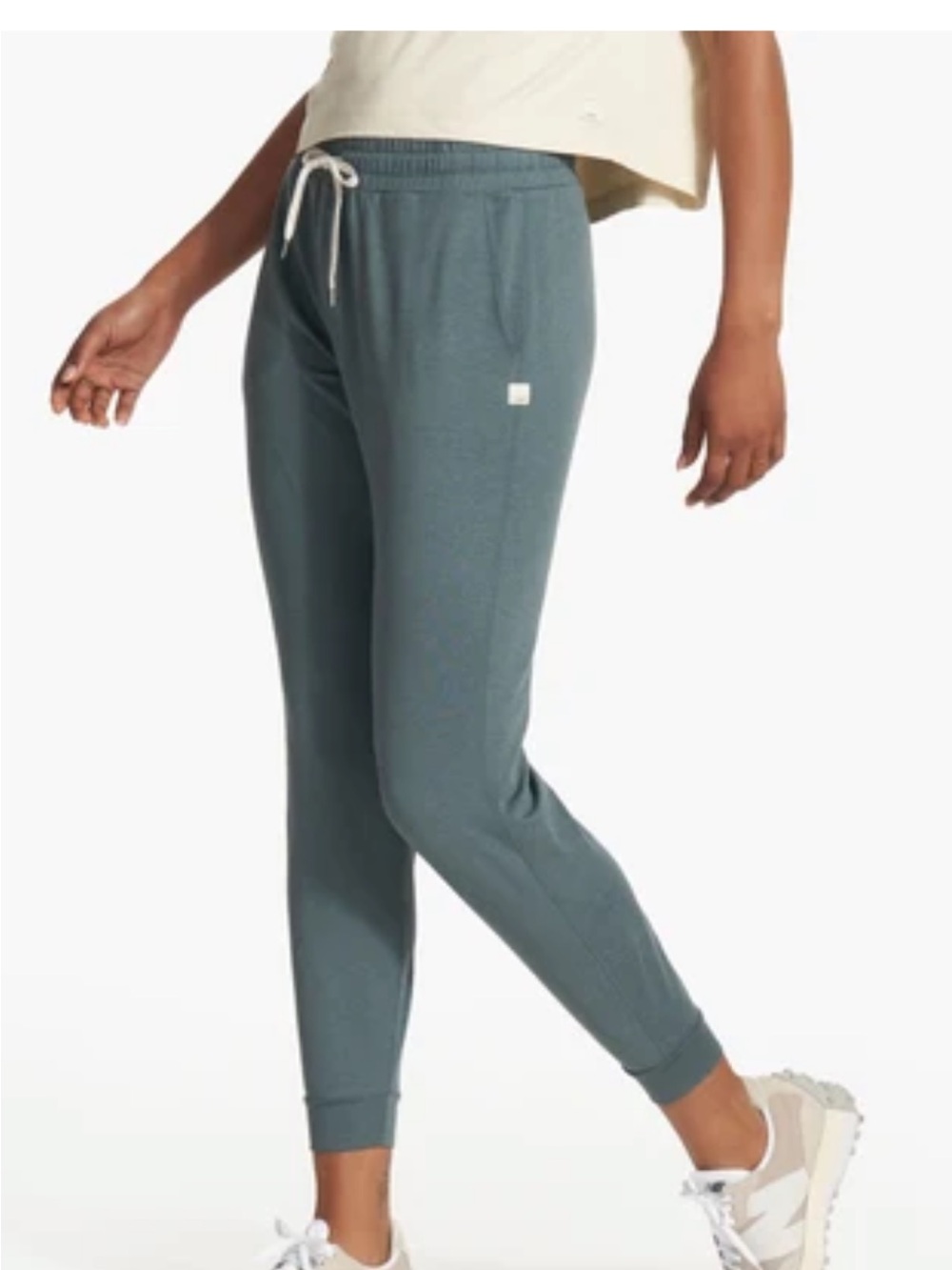 Vuori Halo Performance Joggers Long in Lake Heather